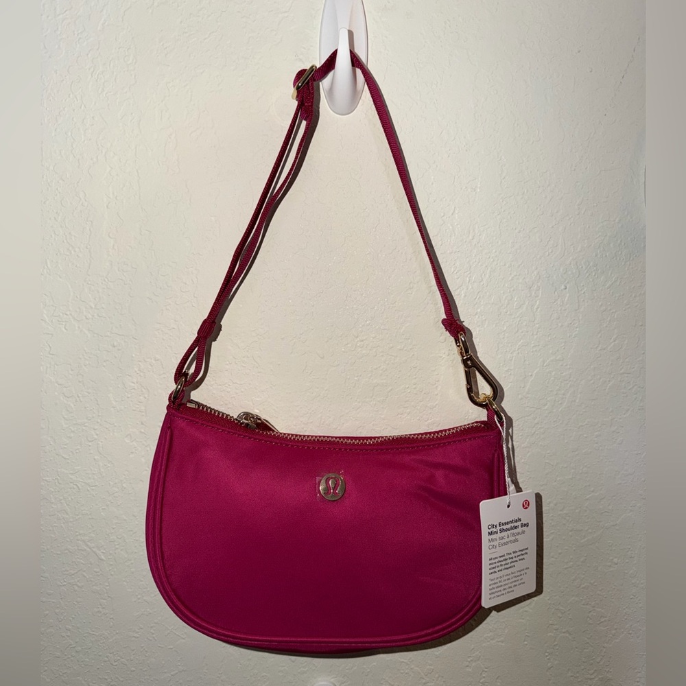 lululemon city essentials mini shoulder bag